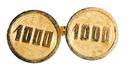 RED AUERBACHS GOLD CUFFLINKS RECEIVED IN HONOR OF HIS 1000TH CAREER WIN