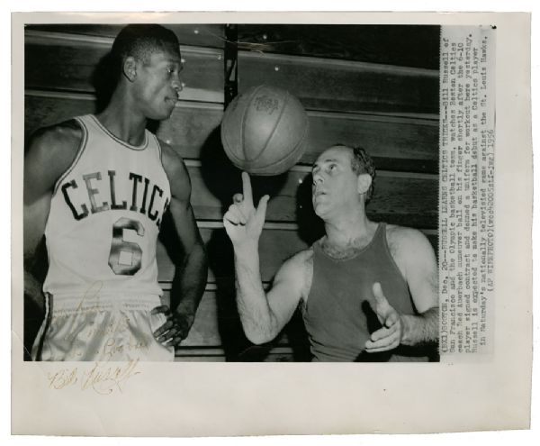 BILL RUSSELL SIGNED WIRE PHOTO INSCRIBED TO RED AUERBACH