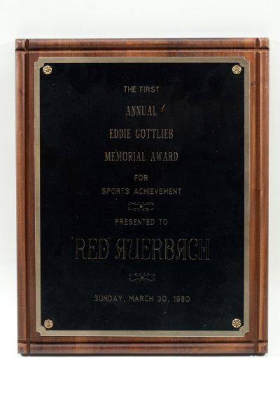 1980 FIRST ANNUAL EDDIE GOTTLIEB MEMORIAL AWARD PRESENTED TO RED AUERBACH 