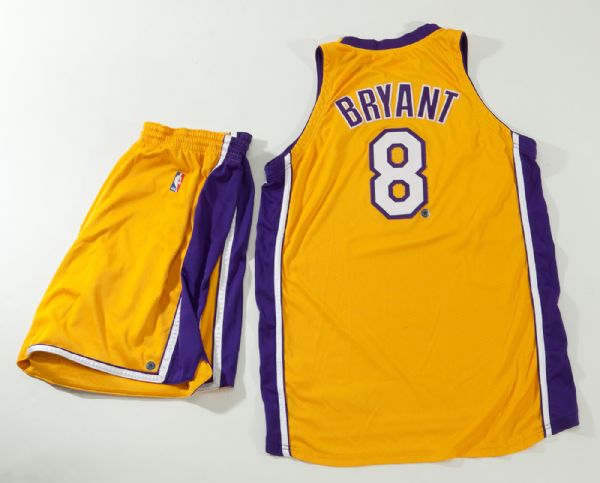 2001/2002 KOBE BRYANT LOS ANGELES LAKERS GAME WORN JERSEY AND 1999/00 GAME WORN SHORTS