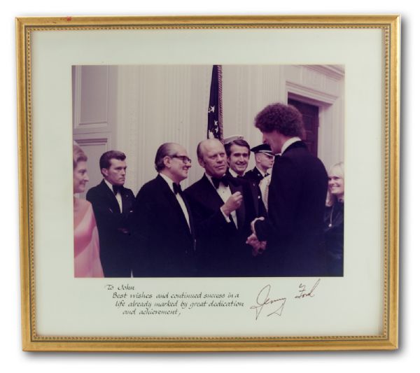 JOHN HAVLICEK’S SIGNED PHOTO WITH PRESIDENT GERALD FORD (HAVLICEK LOA) 