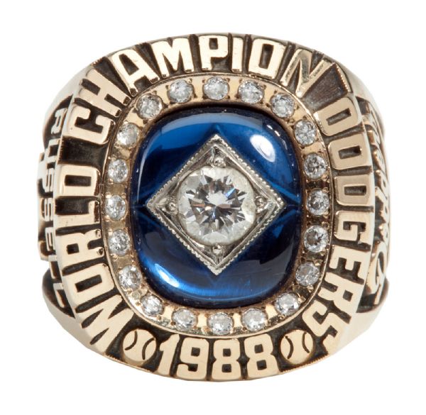BILL RUSSELLS 1988 LOS ANGELES DODGERS WORLD SERIES CHAMPIONSHIP RING (RUSSELL LOA) 
