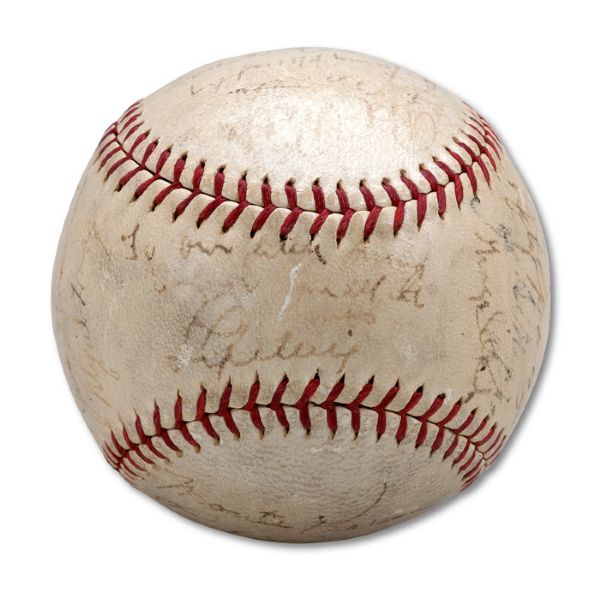 1938 WORLD CHAMPION NEW YORK YANKEES TEAM SIGNED BASEBALL WITH LOU GEHRIG AND JOE DIMAGGIO