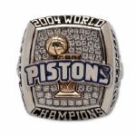 2004 DETROIT PISTONS NBA CHAMPIONSHIP 10K GOLD STAFF RING ("B" VERSION) WITH ORIGINAL PRESENTATION BOX