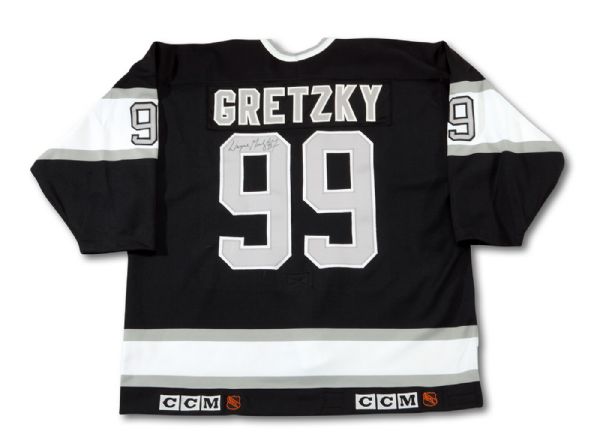 1989-90 WAYNE GRETZKY LOS ANGELES KINGS GAME WORN AND SIGNED ROAD JERSEY (MEARS A10)