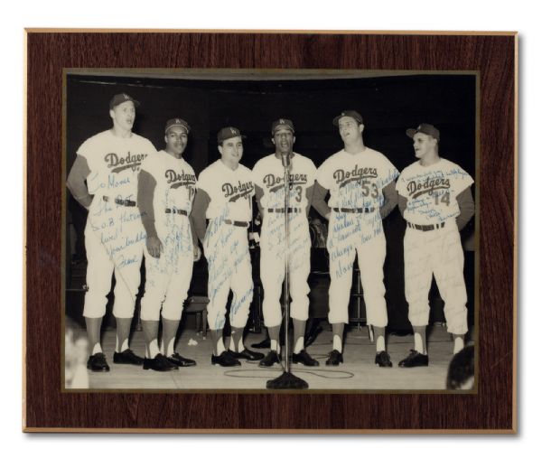 WOOD LAMINATED PHOTO OF "MOOSE" SKOWRON WITH 1963 L.A. DODGER TEAMMATES (INCL. DRYSDALE, HOWARD, PERRANOWSKI, AND WILLIE & TOMMY DAVIS) SIGNED & PERSONALIZED BY EACH (SKOWRON FAMILY LOA)