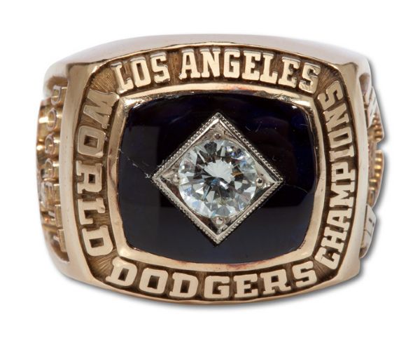 JERRY DOGGETTS 1981 LOS ANGELES DODGERS 14K GOLD WORLD CHAMPIONSHIP RING