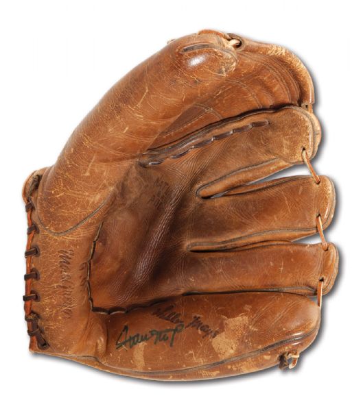 1957-58 WILLIE MAYS AUTOGRAPHED MACGREGOR PROFESSIONAL MODEL GAME USED GLOVE (MEARS LOA) 