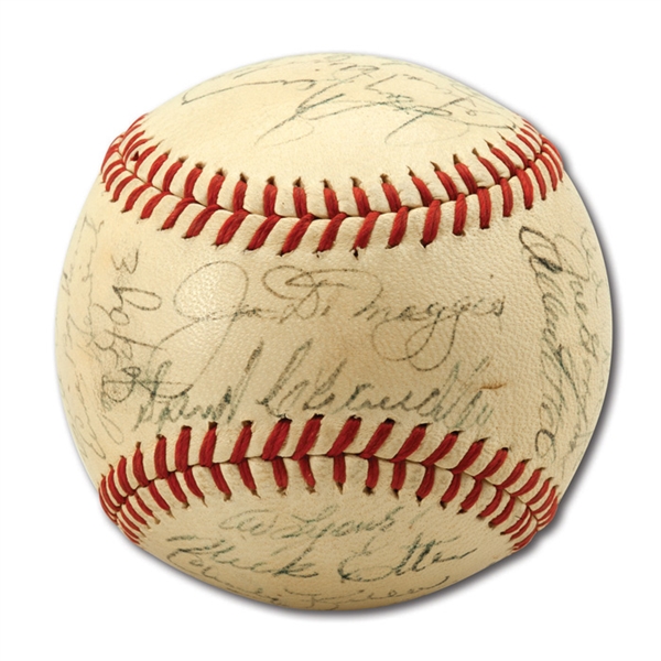 1946 NEW YORK YANKEES TEAM SIGNED BASEBALL (JOHNNY MURPHY COLLECTION) 