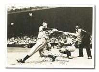 EXCEPTIONAL JOE DIMAGGIO VINTAGE SIGNED 1939 PHOTOGRAPH (JOHNNY MURPHY COLLECTION) 