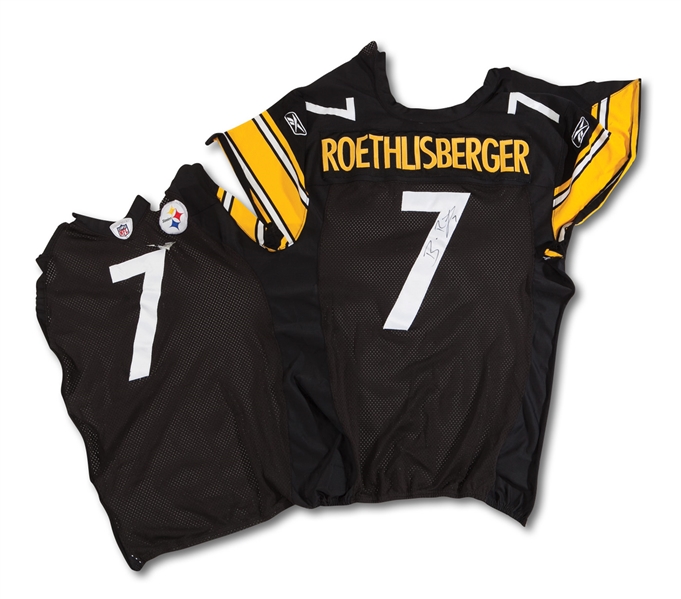 BEN ROETHLISBERGERS 12/28/2008 PITTSBURGH STEELERS (SUPER BOWL SEASON) GAME WORN (VS. CLE) & SIGNED HOME JERSEY – HAD TO BE CUT FROM BODY DUE TO INJURY (BIG BEN LOA)