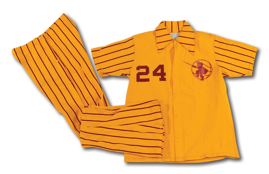 1974-75 FRED FOSTER CLEVELAND CAVALIERS GAME WORN WARM UP JACKET AND PANTS
