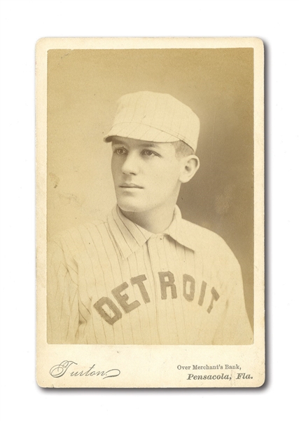 1880S DETROIT WOLVERINES PLAYER CABINET PHOTO (JAKE VIRTUE COLLECTION)