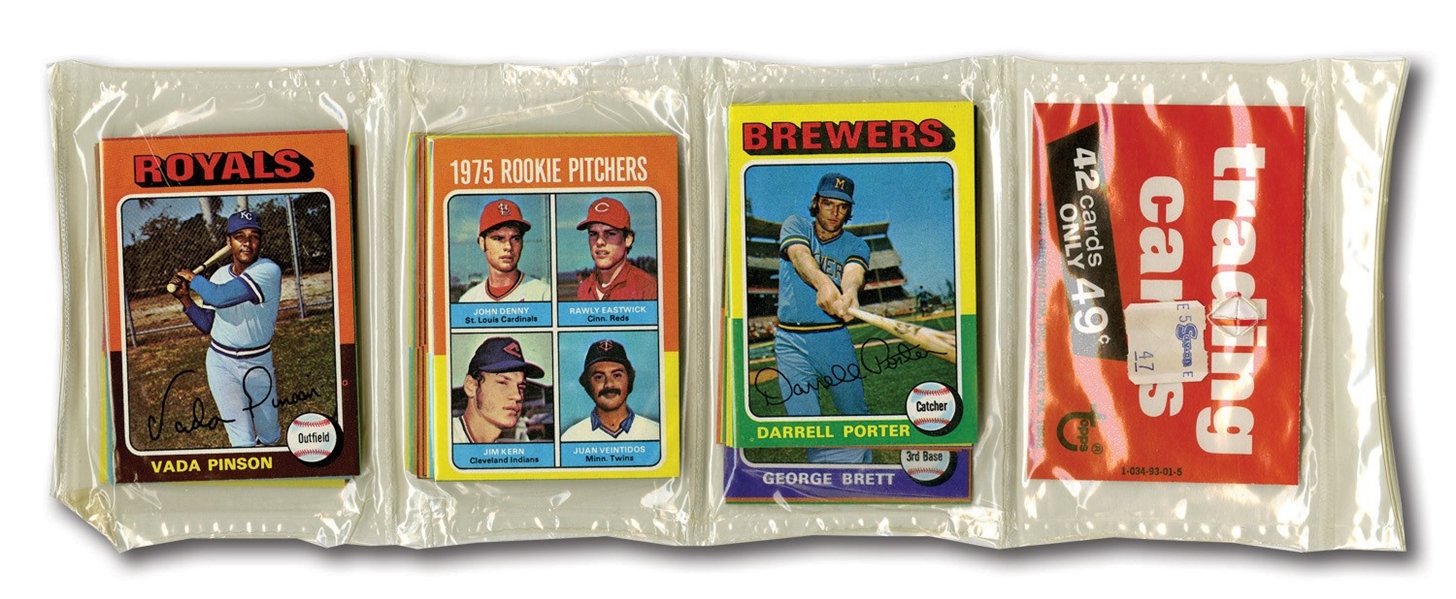 1975 TOPPS MINI UNOPENED RACK PACK WITH GEORGE BRETT ROOKIE VISIBLE IN CENTER STACK