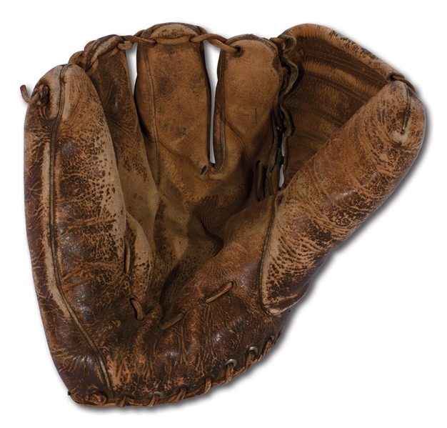 C. 1955 TOMMY BYRNE NEW YORK YANKEES GAME USED FIELDERS GLOVE ATTRIBUTED TO 55 WORLD SERIES GAME 2  WIN VS. DODGERS (BYRNE FAMILY LOA)