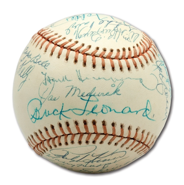 1974 HALL OF FAME INDUCTION MULTI-SIGNED OAL BASEBALL W/ 26 AUTOGRAPHS INCL. PAIGE, KELLY, MEDWICK, GREENBERG, ETC.