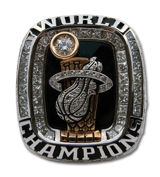 2012 MIAMI HEAT WORLD CHAMPIONS 14K WHITE GOLD RING WITH ORIGINAL PRESENTATION BOX (ISSUED TO MEMBER OF EDDIE CURRYS FAMILY)