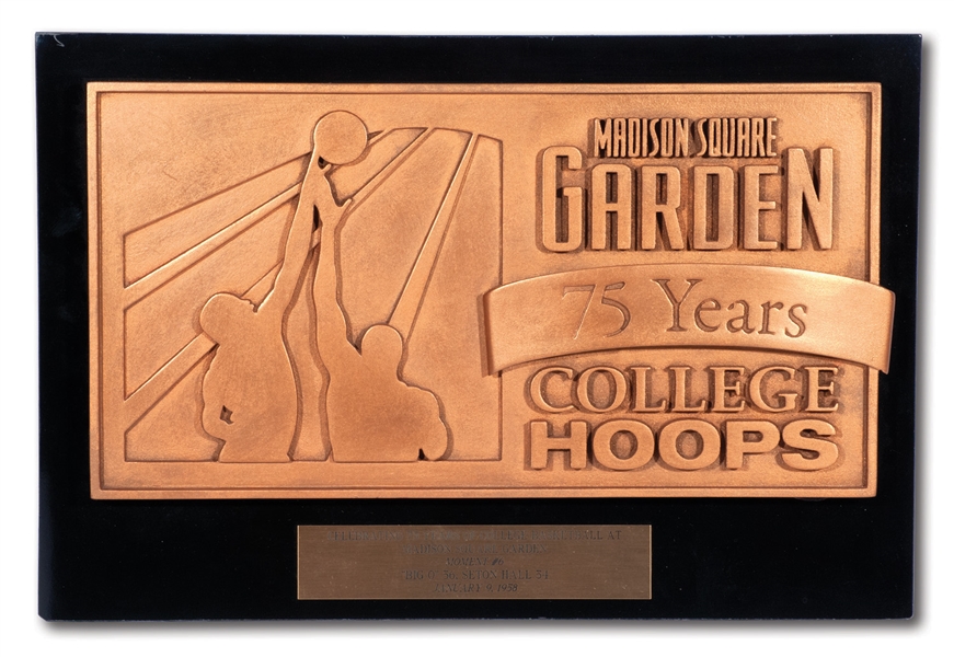OSCAR ROBERTSONS MADISON SQUARE GARDEN 75 YEARS OF COLLEGE HOOPS TROPHY CELEBRATING HIS 56-POINT GAME VS. SETON HALL ON JAN. 9, 1958 (ROBERTSON COLLECTION)
