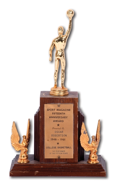 OSCAR ROBERTSONS 1946-61 SPORT MAGAZINE 15TH ANNIVERSARY COLLEGE BASKETBALL TOP PERFORMER SMALL FORMAT TROPHY (ROBERTSON COLLECTION)