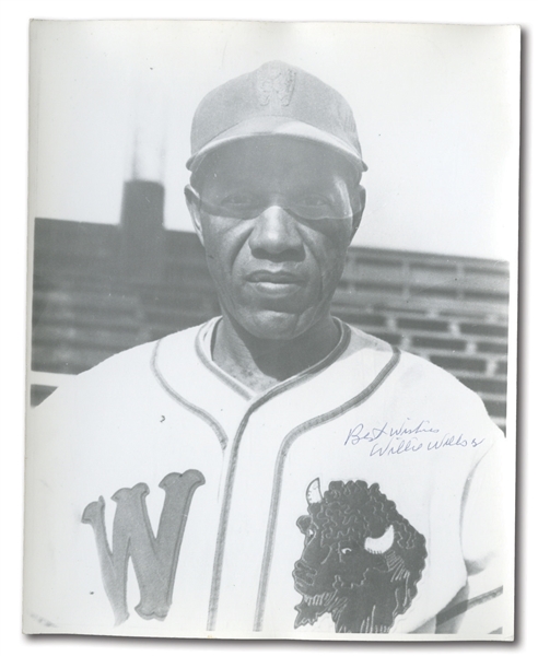 SCARCE WILLIE WELLS (NEGRO LEAGUER) SIGNED PHOTOGRAPH