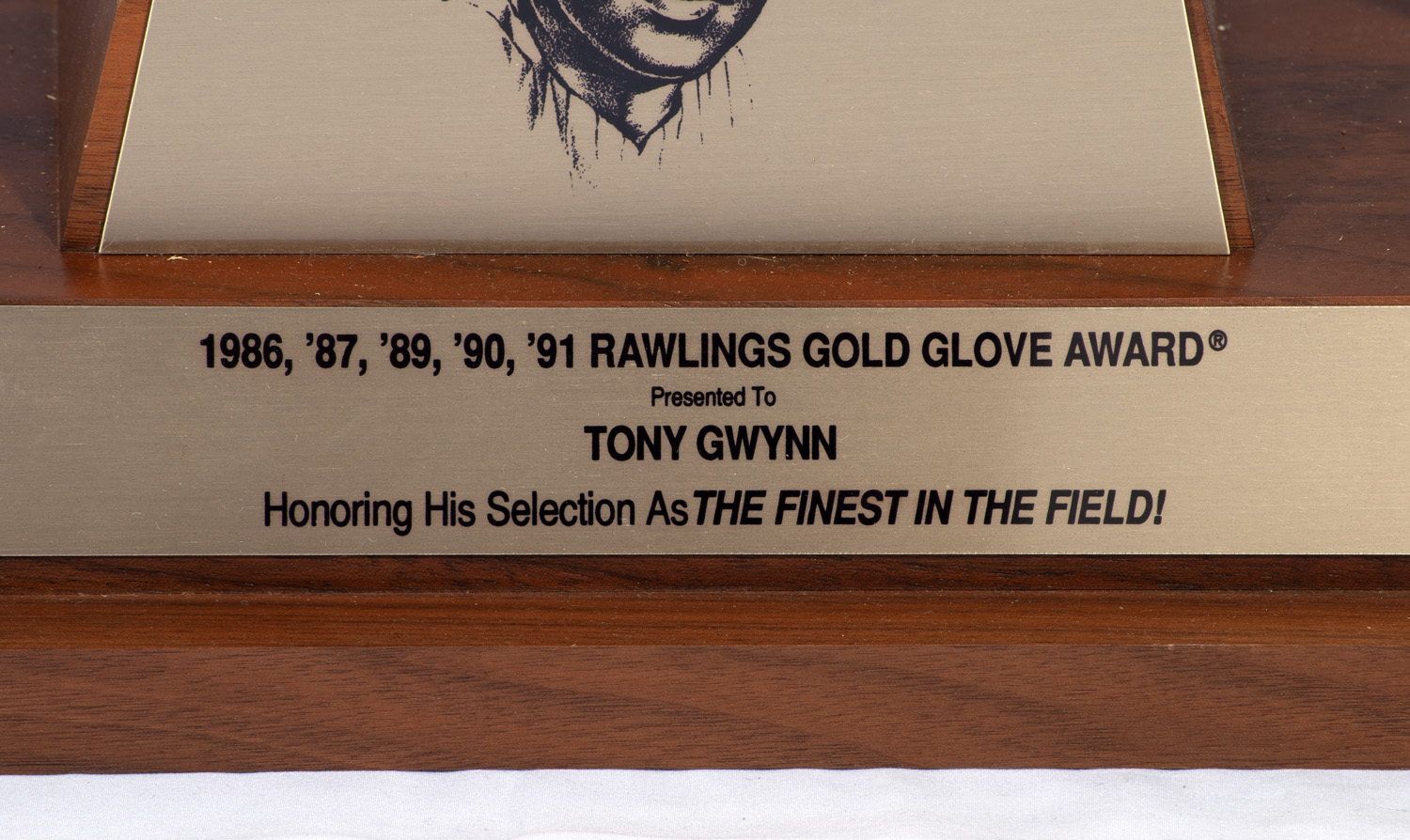Lot Detail - Tony Gwynn Rawlings Career Gold Glove Award