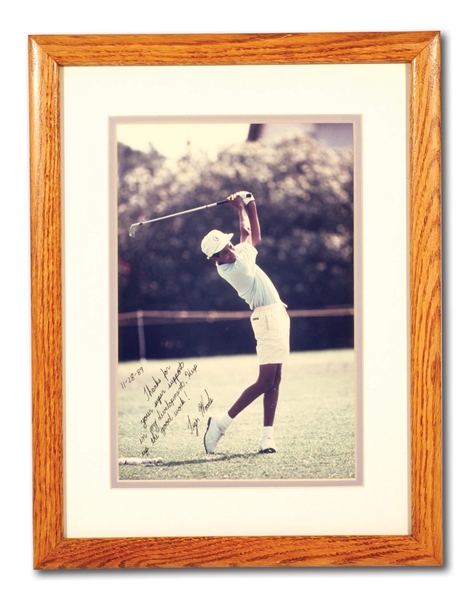 1989 TIGER WOODS SIGNED & INSCRIBED PHOTO PRESENTED TO HIS FIRST GOLF CLUB FITTER (PLUS 94 H.S. GRAD INVITATION)