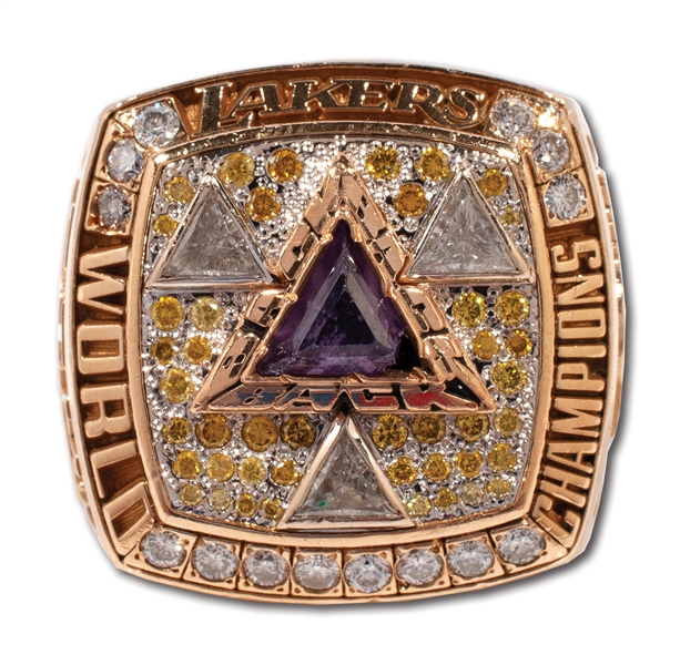 2002 LOS ANGELES LAKERS WORLD CHAMPIONSHIP "THREE-PEAT" RING ISSUED TO TEAMS SPORTS PSYCHOLOGIST
