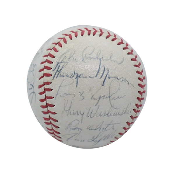 1970 NEW YORK YANKEES TEAM SIGNED BASEBALL WITH ROOKIE THURMAN MUNSON