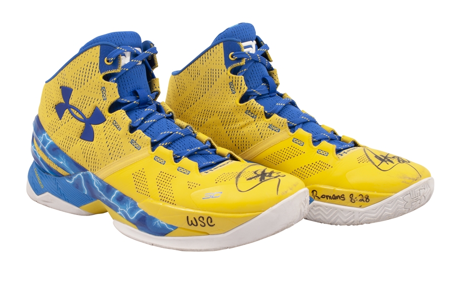2015-16 STEPHEN CURRY (UNANIMOUS MVP, 73-9 SEASON) GAME WORN & DUAL-SIGNED UNDER ARMOUR CURRY 2 SHOES PHOTO-MATCHED TO 3 GAMES - 81 PTS. & 26 AST. COMBINED! (KNICKS BALL BOY COLLECTION)
