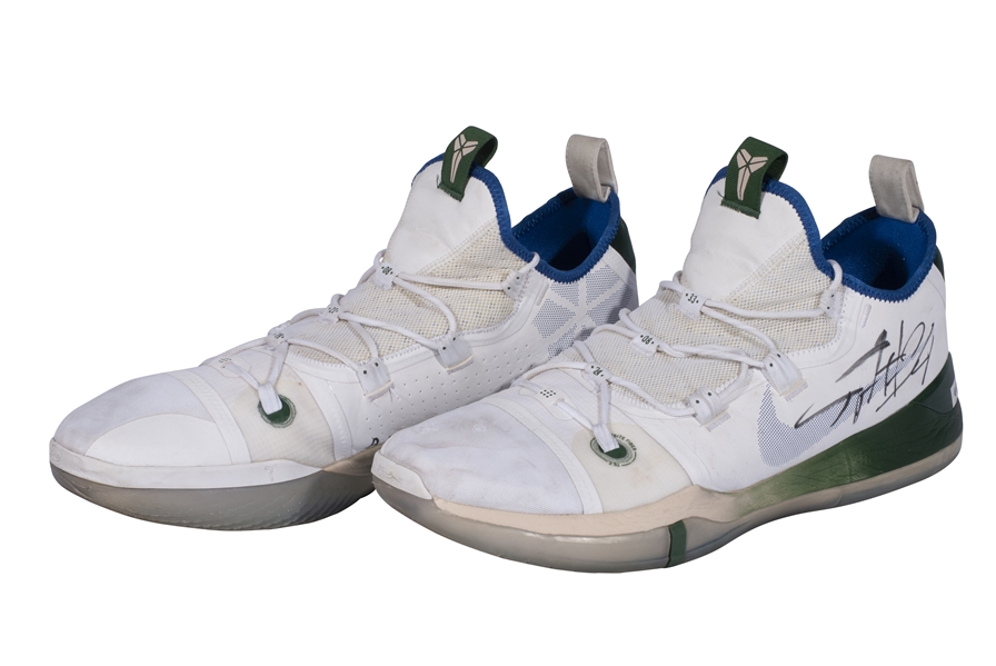2018-19 GIANNIS ANTETOKOUNMPO (MVP SEASON) GAME WORN & DUAL-SIGNED NIKE KOBE AD EXODUS SHOES PHOTO-MATCHED TO 11 GAMES - 249 POINTS, 154 REB. & 61 AST. COMBINED! (KNICKS BALL BOY COLLECTION)
