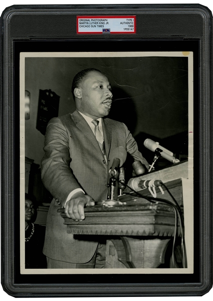 POWERFUL APRIL 20, 1966 MARTIN LUTHER KING JR. ORIGINAL PHOTOGRAPH - ADDRESSING PARENTS OF JENNER ELEMENTARY (CHICAGO) REGARDING DEPLORABLE SCHOOL CONDITIONS - PSA/DNA TYPE I