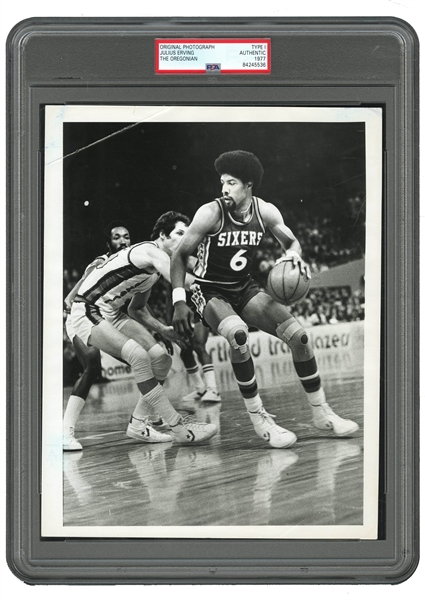 1977 JULIUS ERVING PHILADELPHIA 76ERS NBA FINALS (VS. BLAZERS) ORIGINAL PHOTOGRAPH (FIRST SEASON IN THE NBA!) - PSA/DNA TYPE I