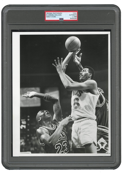 4/28/1989 MICHAEL JORDAN ORIGINAL PHOTO FROM EASTERN CONFERENCE PLAYOFFS AGAINST CAVS - PSA/DNA TYPE I