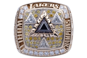 SLAVA MEDVEDENKOS 2002 LOS ANGELES LAKERS "THREE-PEAT" NBA WORLD CHAMPIONS 14K GOLD RING