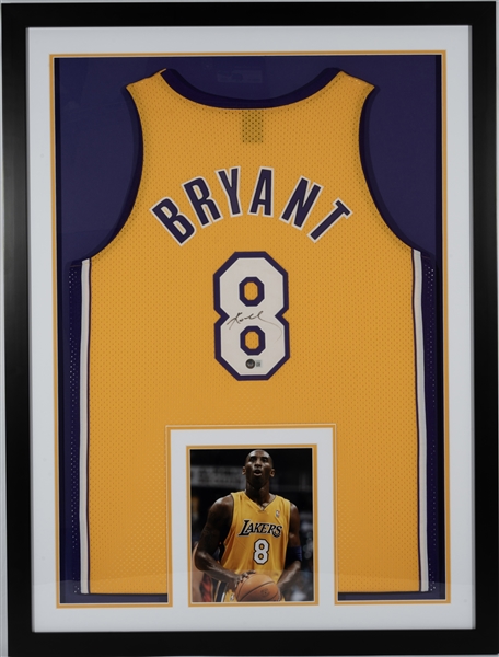 Kobe Bryant Autographed Los Angeles Lakers Home #8 Jersey (Professionally Framed) – Beckett LOA