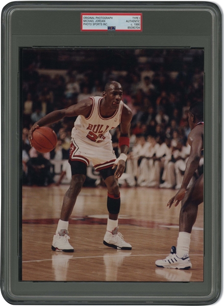 1990 Michael Jordan Chicago Bulls (Taking on the Defense) Original Photograph – PSA/DNA Type 1