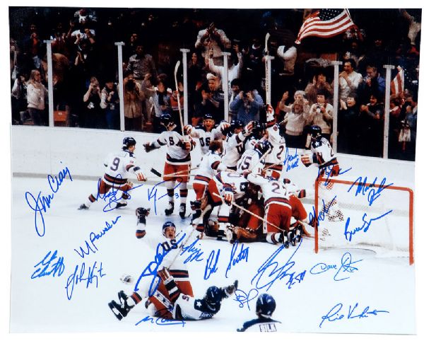 1980 U.S. OLYMPIC HOCKEY TEAM SIGNED PHOTO - MIRACLE ON ICE