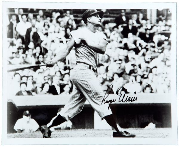 ROGER MARIS SIGNED 8" BY 10" BLACK AND WHITE PHOTO 