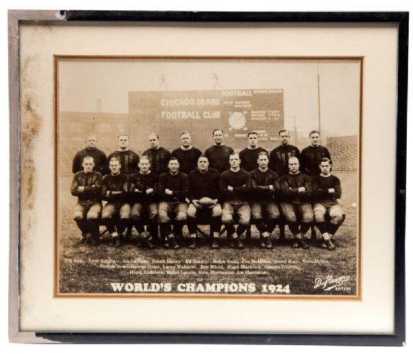 1924 WORLD CHAMPION CHICAGO BEARS OVERSIZED TEAM PHOTOGRAPH
