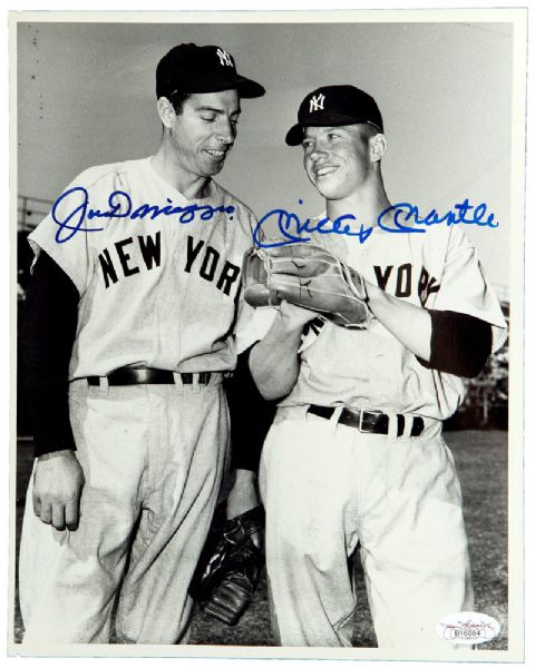 VINTAGE JOE DIMAGGIO/MICKEY MANTLE SIGNED 8" BY 10" WIRE PHOTO
