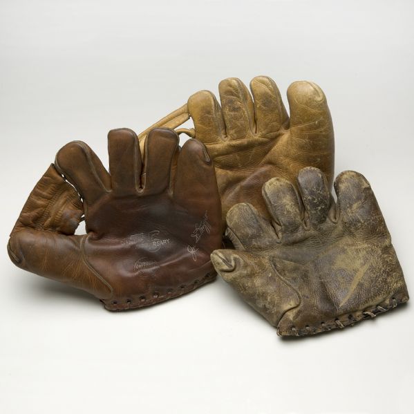 Joe DiMaggio, Bob Feller and Pie Traynor Store Model Gloves (3) 