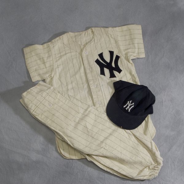 ca. 1930's New York Yankee Bat Boy Uniform  