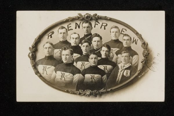 1911-12 Renfrew Millionaires Hockey Team Post Card 