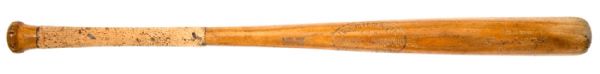 1923-26 BABE RUTH LOUISVILLE SLUGGER 40K PROFESSIONAL MODEL GAME USED BAT (MEARS A6)