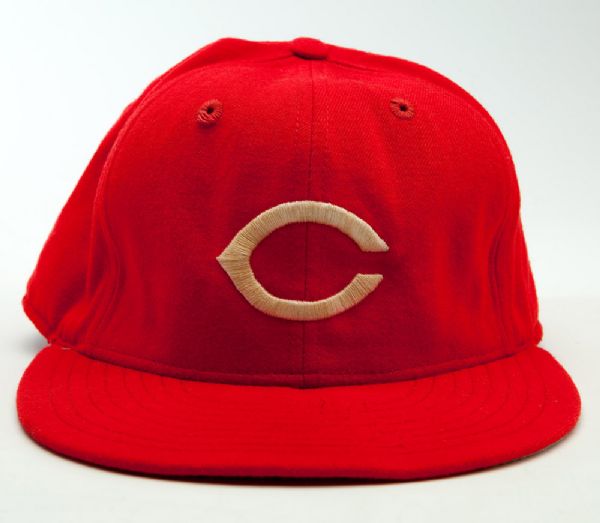 1983 JOHNNY BENCH GAME WORN AND SIGNED CINCINNATI REDS CAP (MEARS AUTHENTIC)