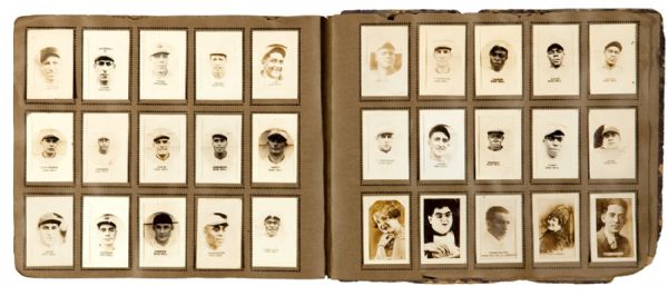 1924 AGULITAS CIGARS COMPLETE SET OF (900) CARDS INCLUDING (44) BASEBALL PLAYERS IN ORIGINAL ALBUM