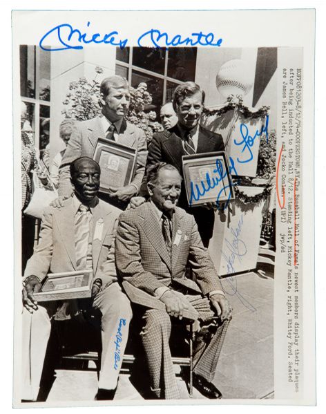1974 MICKEY MANTLE, WHITEY FORD, COOL PAPA BELL, AND JOCKO CONLON SIGNED HALL OF FAME INDUCTION WIRE PHOTO