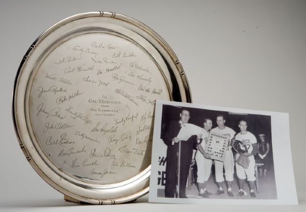 1957 GIL HODGES COMMEMORATIVE STERLING SILVER PLATE PRESENTED BY HIS DODGER TEAMMATES ON GIL HODGES NIGHT 