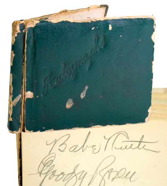 VINTAGE AUTOGRAPH BOOK INC. RUTH, GEHRIG, GREENBERG AND MANY OTHER HOFERS