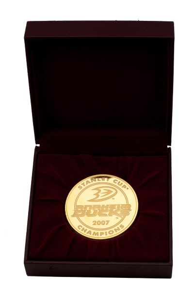 2007 ANAHEIM MIGHTY DUCKS STANLEY CUP CHAMPION SOLID GOLD MEDALLION (1 OF 1) - ONE TROY POUND!